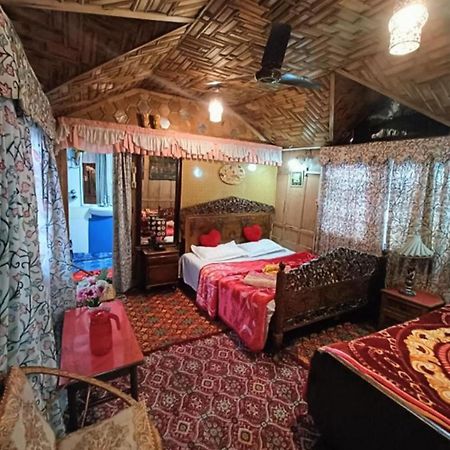 New Minar Group Of Houseboats Hotel Srinagar  Exterior photo