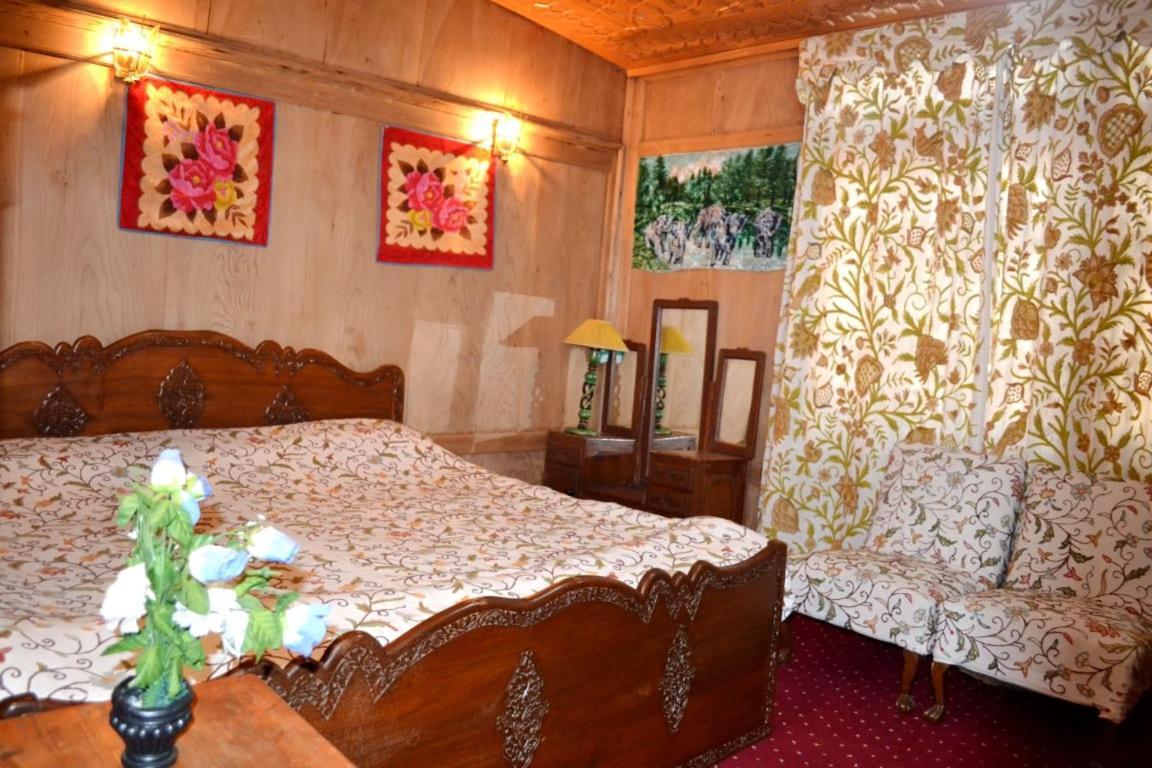 New Minar Group Of Houseboats Hotel Srinagar  Exterior photo
