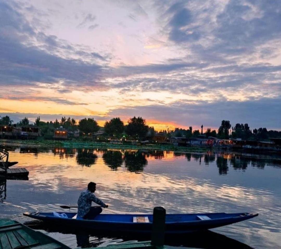New Minar Group Of Houseboats Hotel Srinagar  Exterior photo