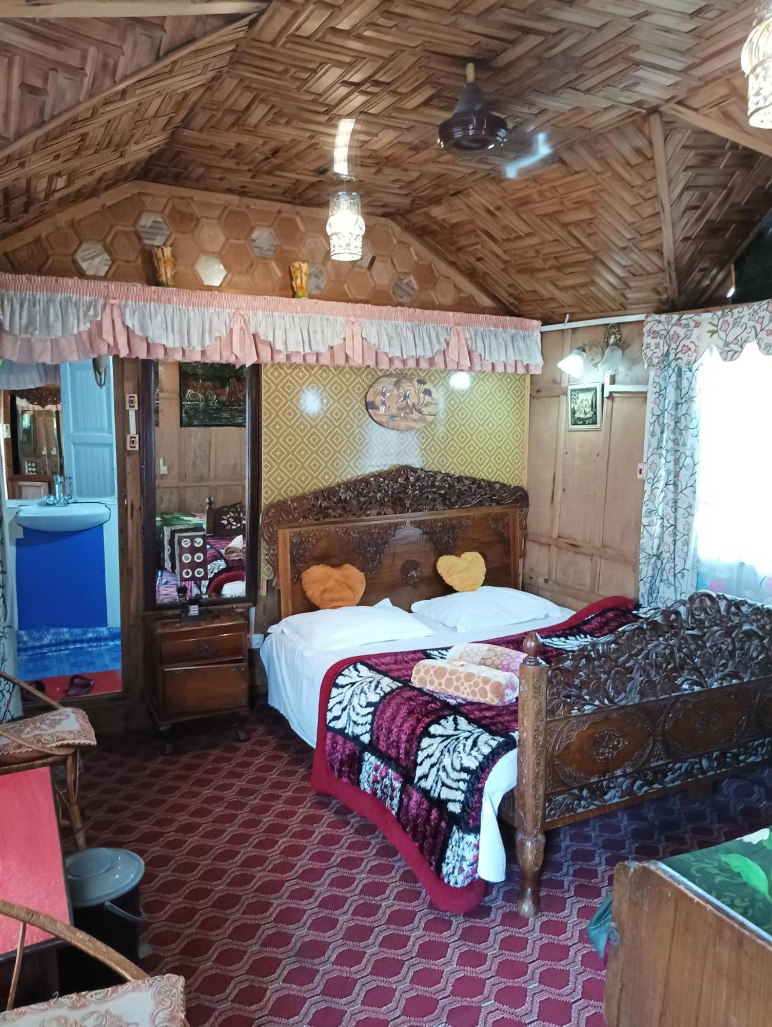 New Minar Group Of Houseboats Hotel Srinagar  Exterior photo