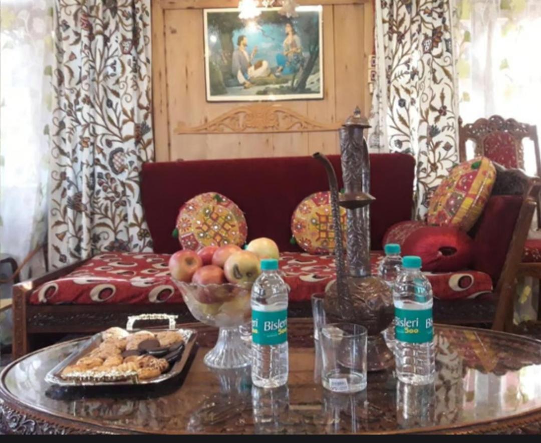 New Minar Group Of Houseboats Hotel Srinagar  Exterior photo